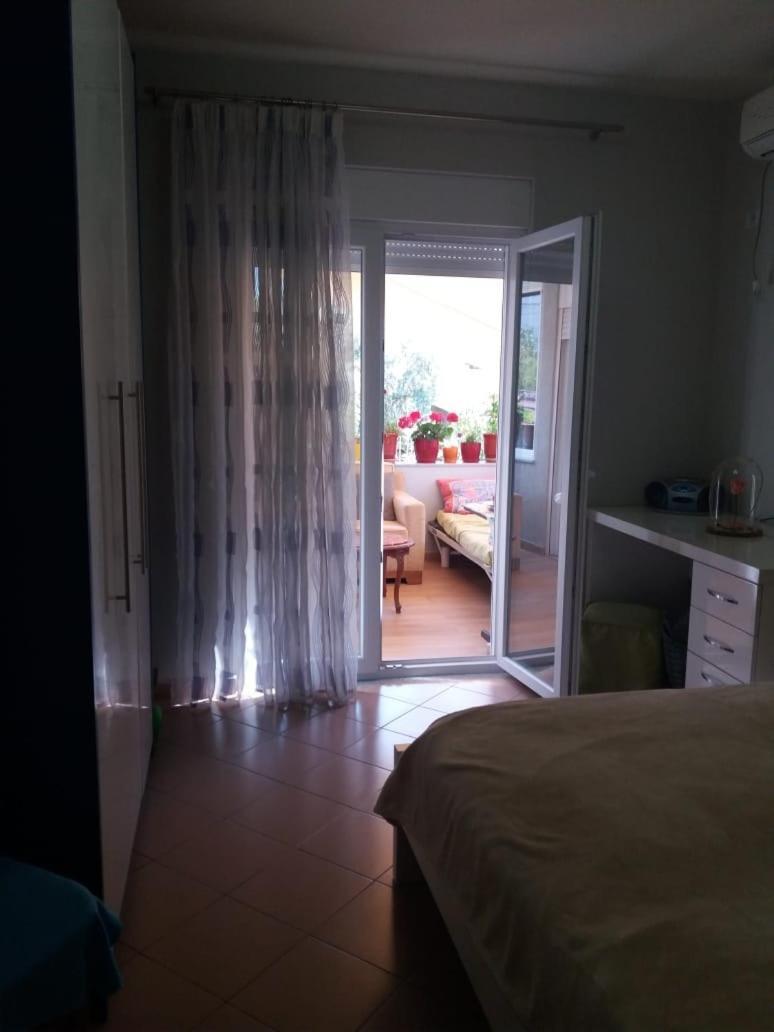 Luander Hotel Tirana Habitación foto