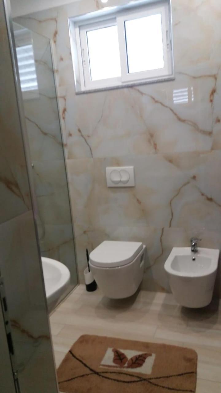 Luander Hotel Tirana Habitación foto