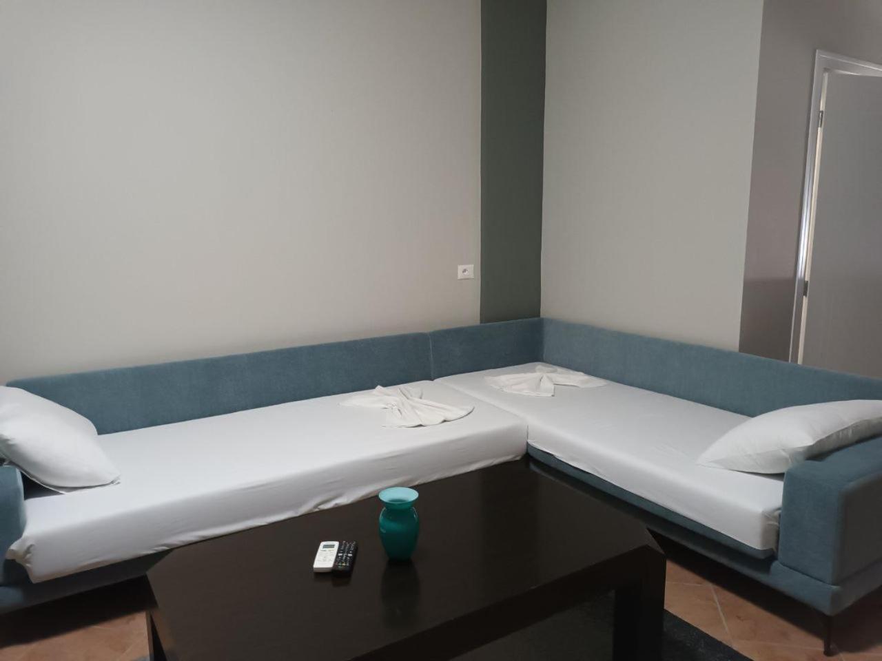 Luander Hotel Tirana Habitación foto