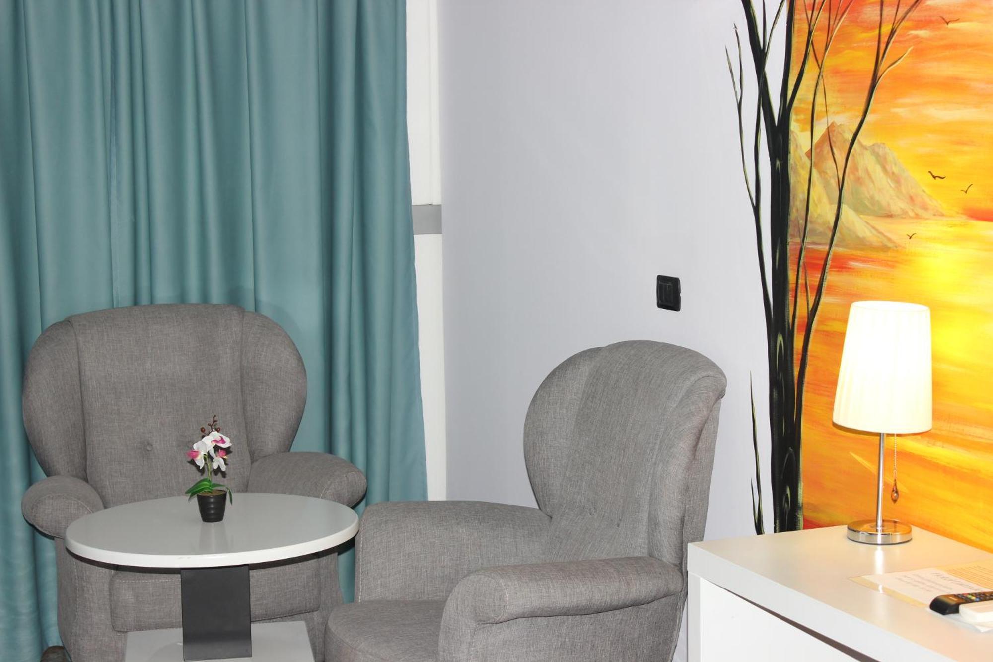 Luander Hotel Tirana Habitación foto