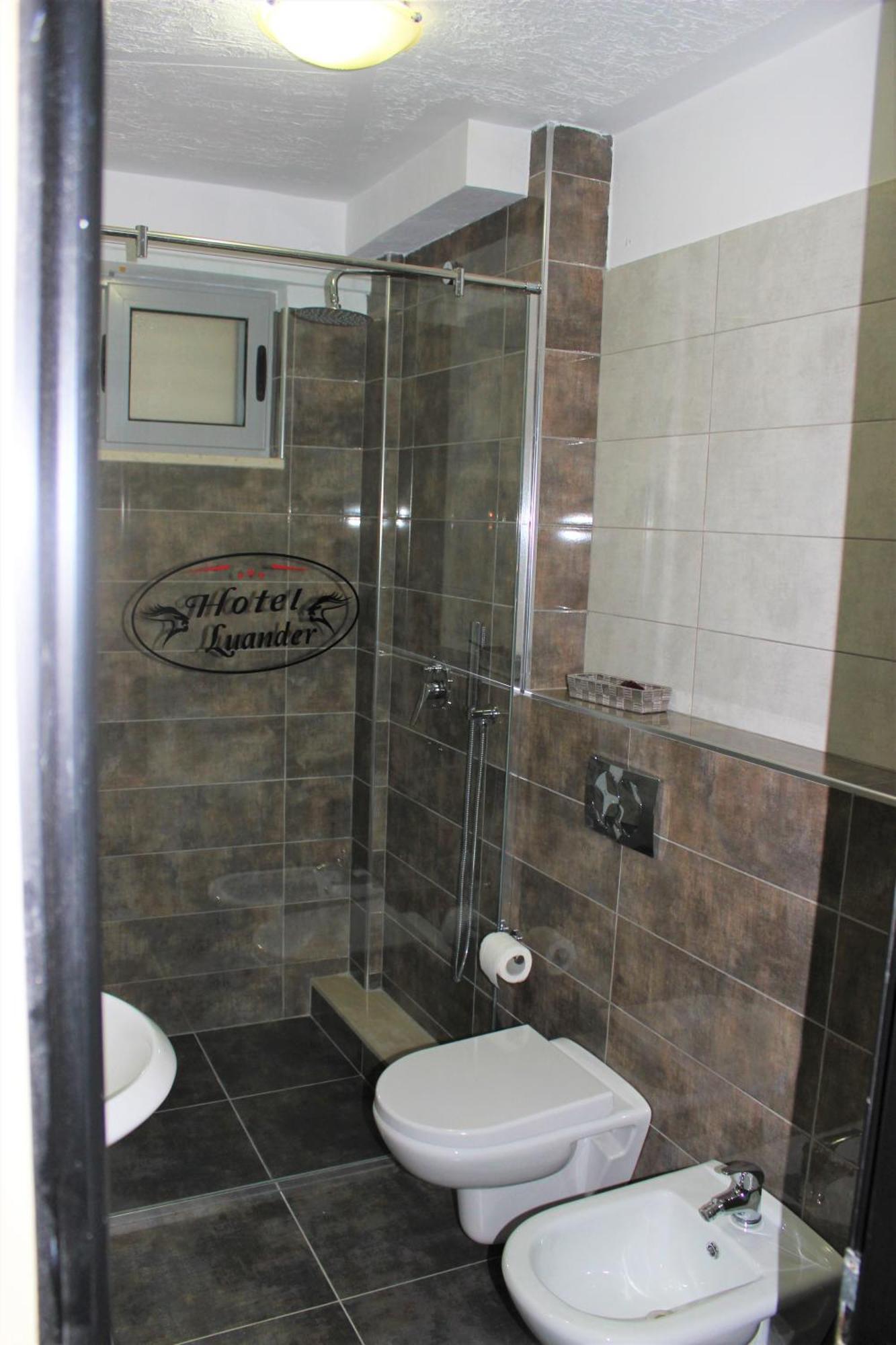 Luander Hotel Tirana Habitación foto